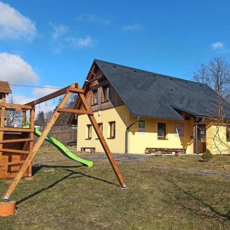 Pensiony A Ubytovani V Kempu Indiana Edrovice Eksteriør billede
